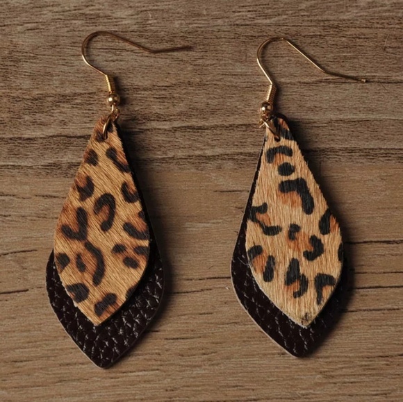 Boho Leopard Print Leather Earrings Dangle Leaf - Picture 3 of 3